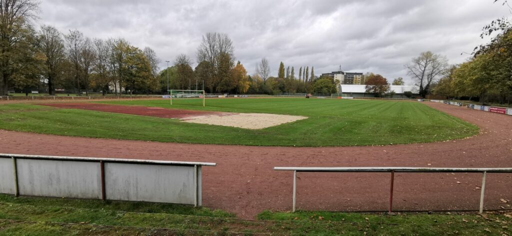 Rosenstadion, Hauptplatz